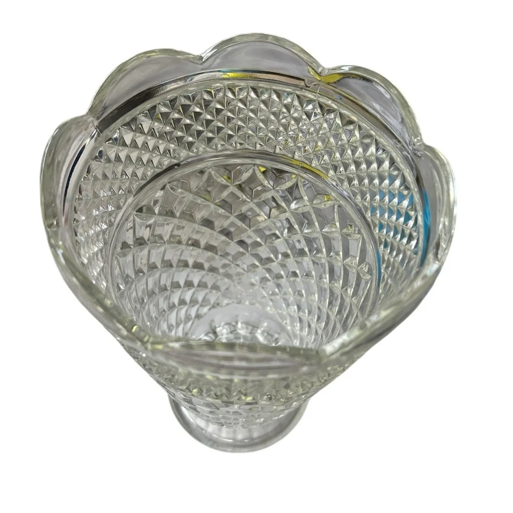Elegant Glass Vase☑️